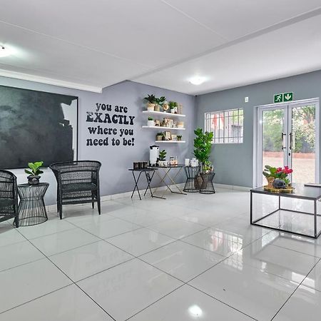 Inn & Out Sandton 요하네스버그 외부 사진